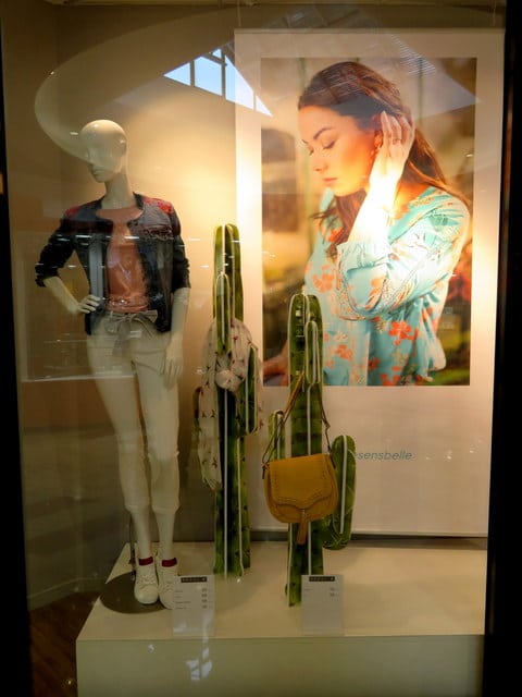 PLV point de vente PLV pour vitrine