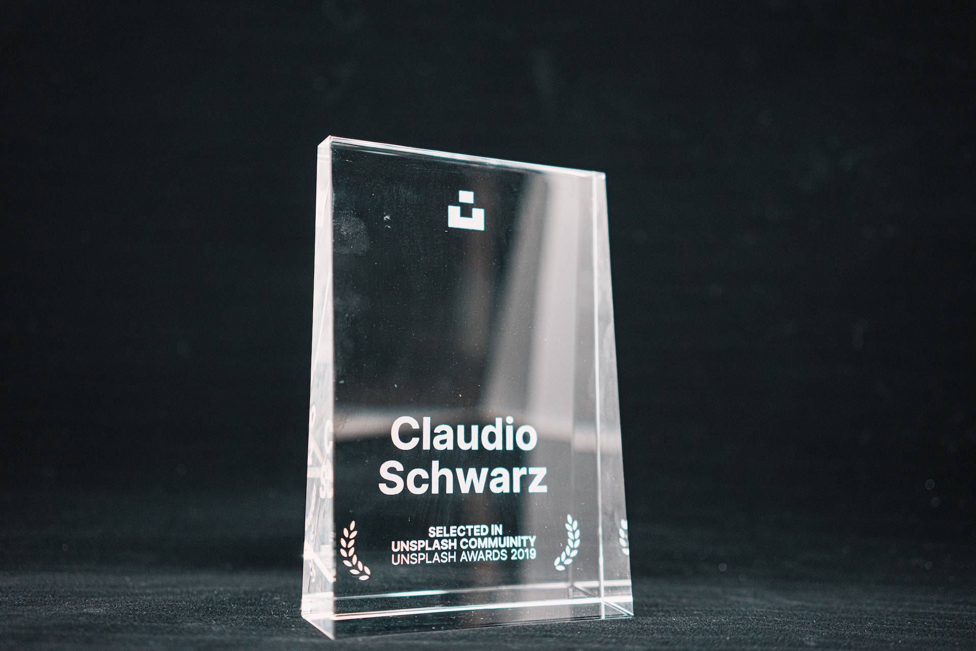 claudio-schwarz-77ruI1Fed3o-unsplash agence de merchandising de lyon