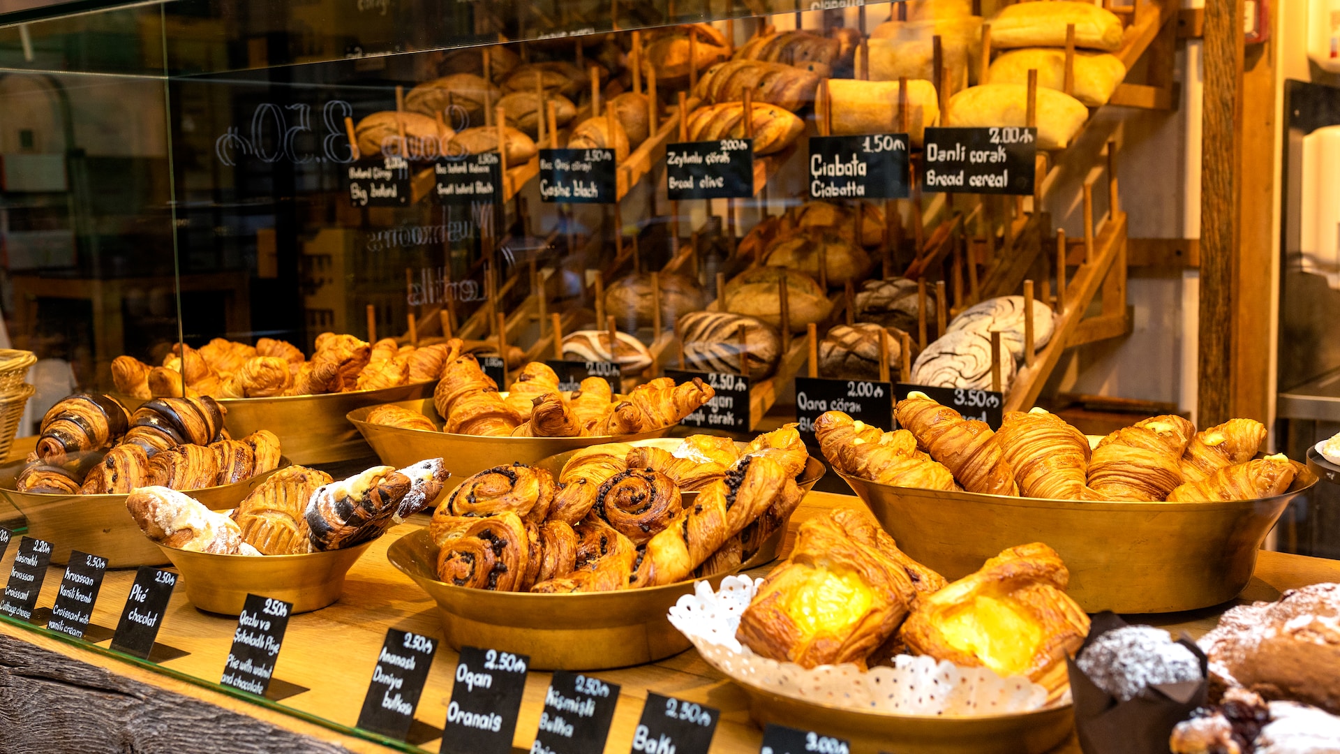 farhad-ibrahimzade-dll9fcu8NLk-unsplash agence de stratégie retail
