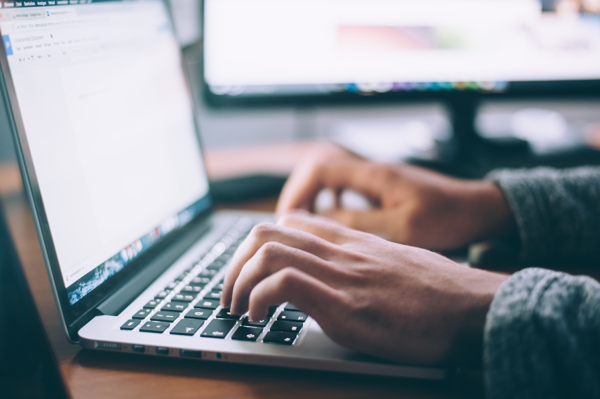 glenn-carstens-peters-npxXWgQ33ZQ-unsplash (1) retail marketing