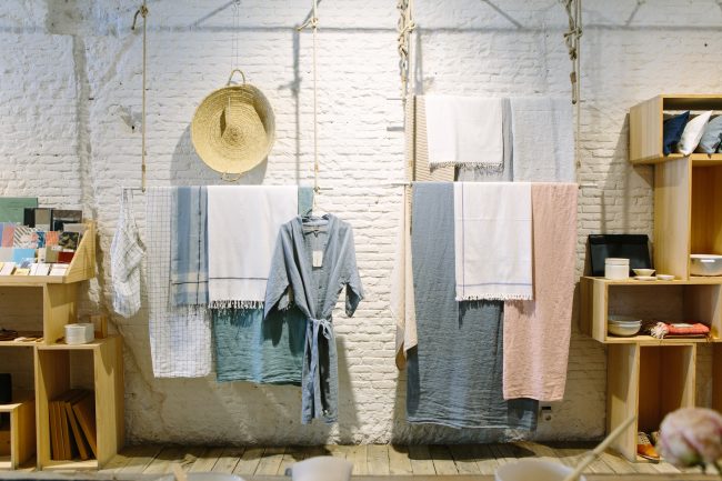 jason-briscoe-w2uvoJo_woE-unsplash conseil en merchandising