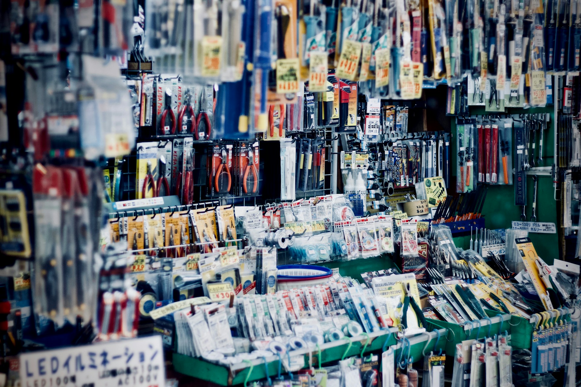 jelleke-vanooteghem-MohB4LCIPyM-unsplash stratégie merchandising