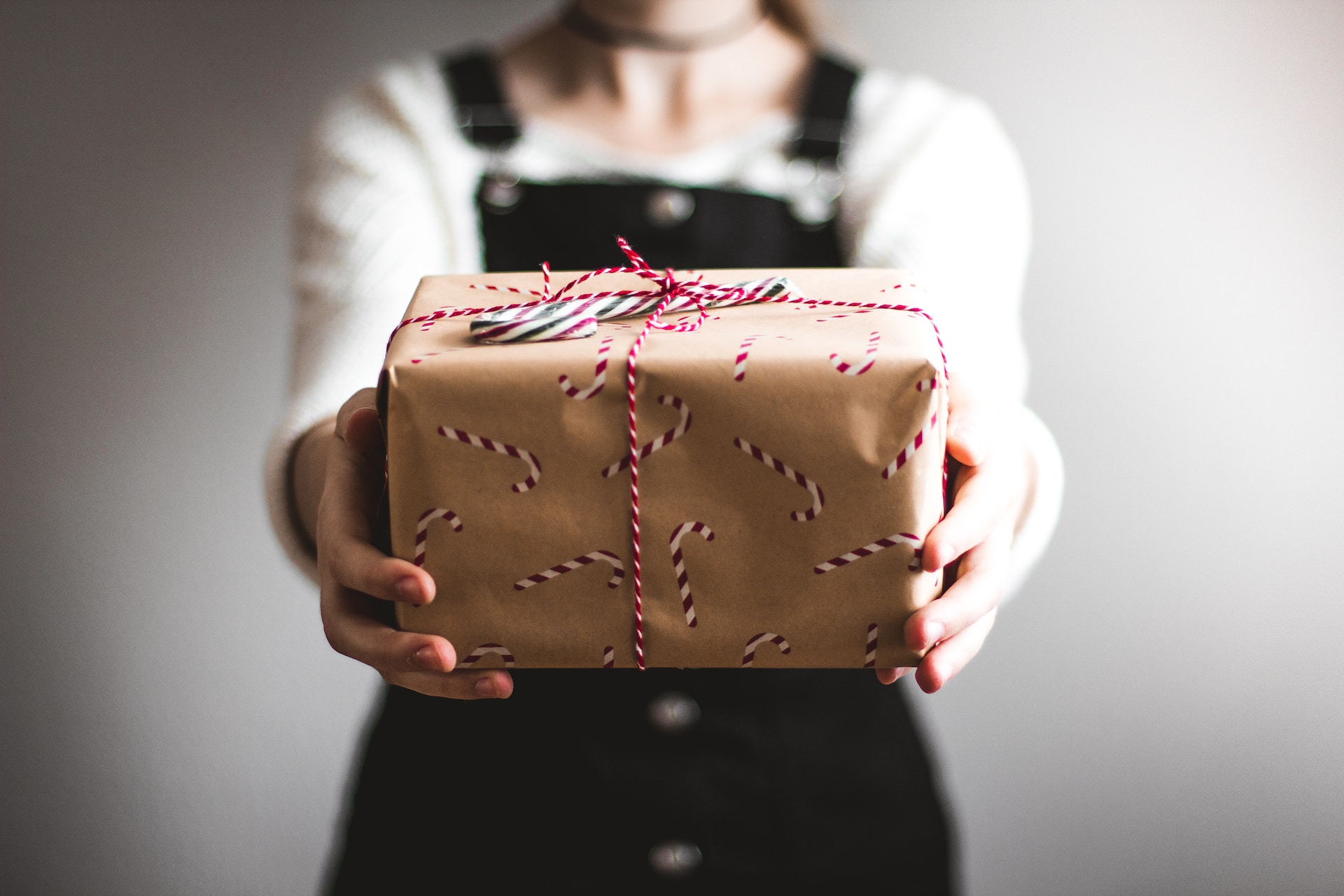 kira-auf-der-heide-IPx7J1n_xUc-unsplash retail marketing