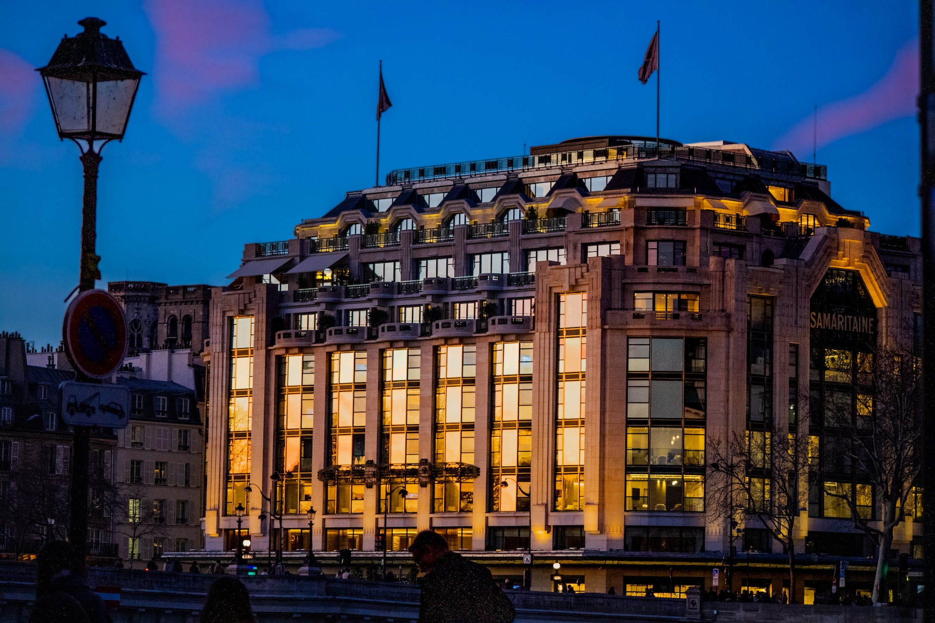 lohan-jacquet-o6O0jTTZcOw-unsplash architecture commerciale