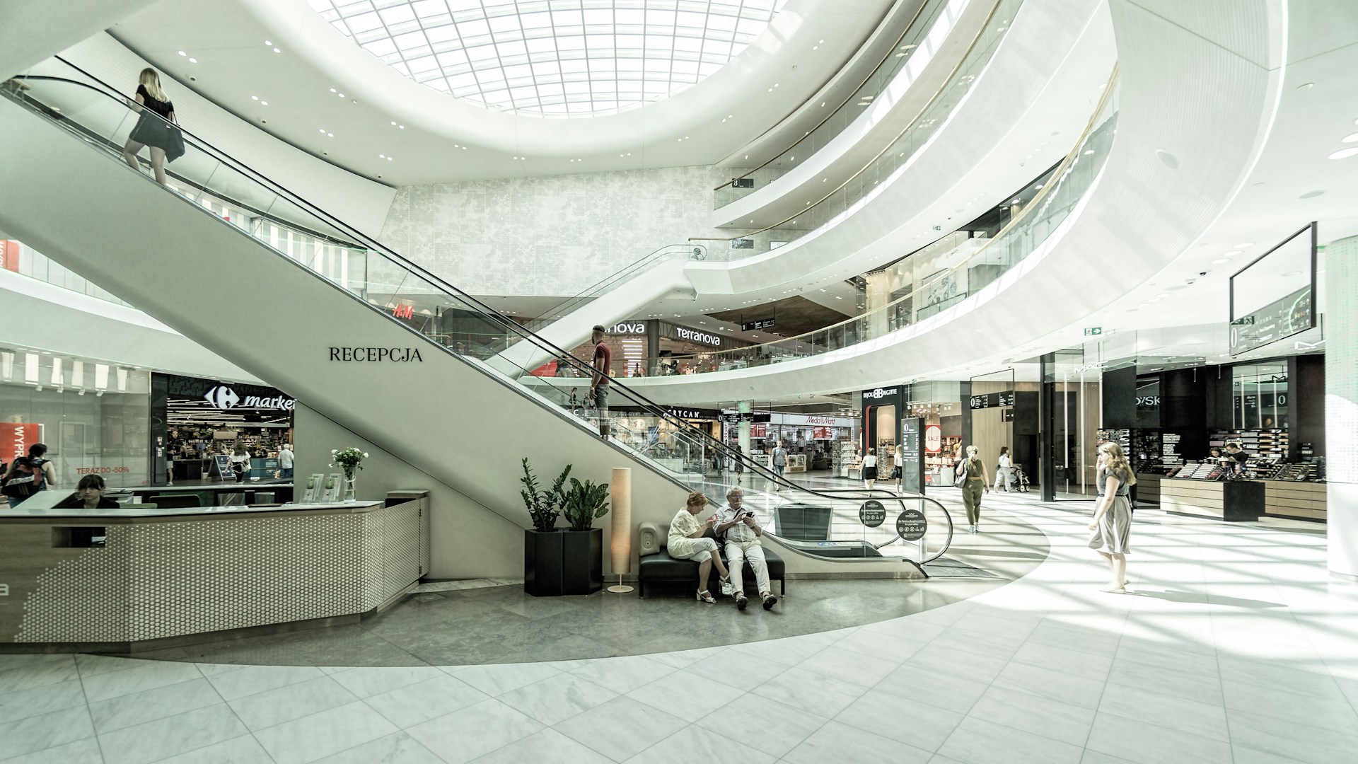 michael-weidemann-oGhTfu1UrOY-unsplash agence de merchandising
