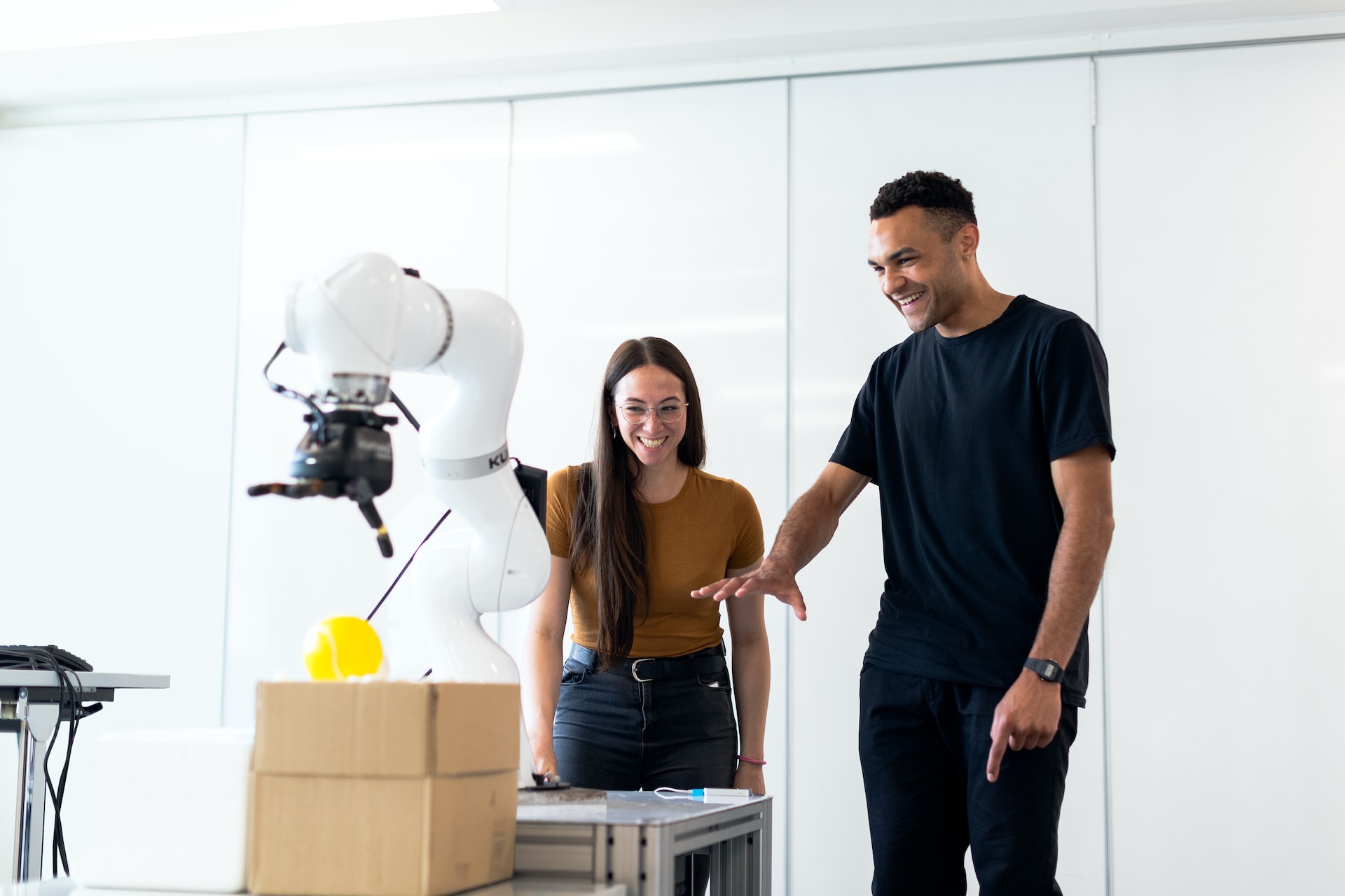 thisisengineering-raeng-H4ClLKv3pqw-unsplash agence de stratégie merchandising à Lyon